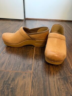 Dansko Women's Tan Leather Clog Mules